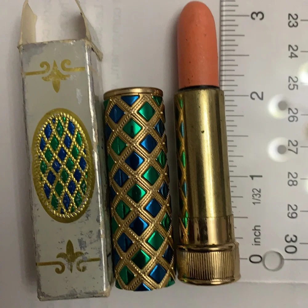 NEW AVON DESSERT DAWN EMPRESS FULL LIPSTICK VINTAGE METAL TUBE COLLECTIBLE w/box